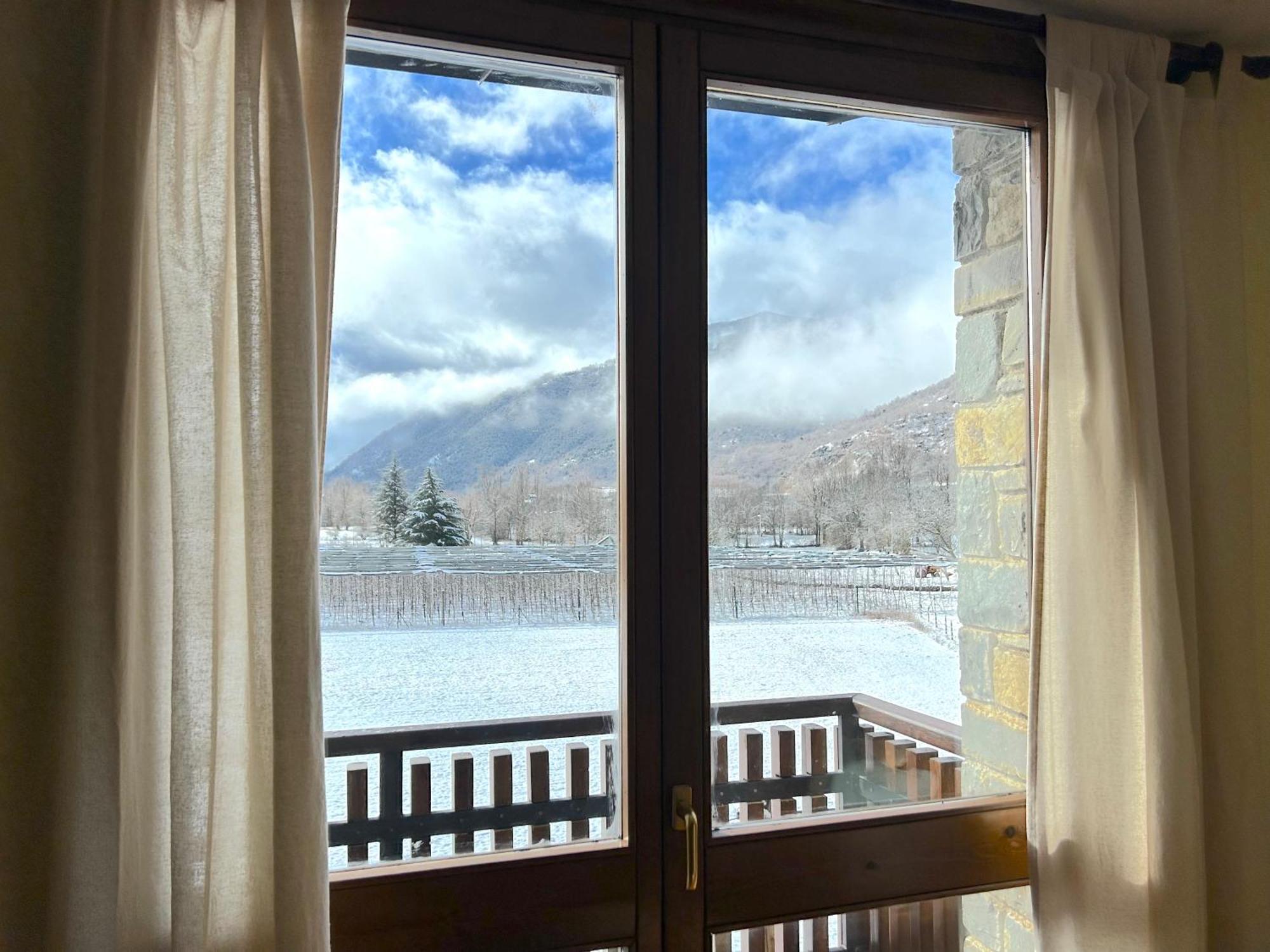 D'estil Pirineic Amb Vistes Uniques By Rural D'aneu Apartamento